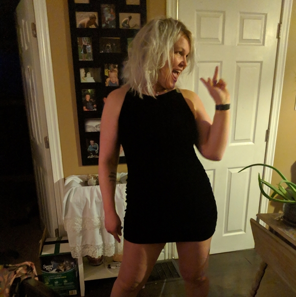 Velvet lace fitted dress - Picture 2 of 2